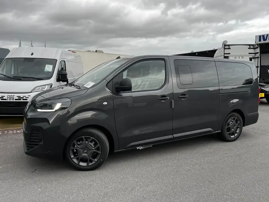 Véhicule neuf : Fiat Scudo Combi - 9 places - 180ch - Boîte automatique