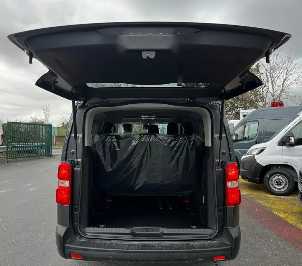Véhicule neuf : Fiat Scudo Combi - 9 places - 180ch - Boîte automatique