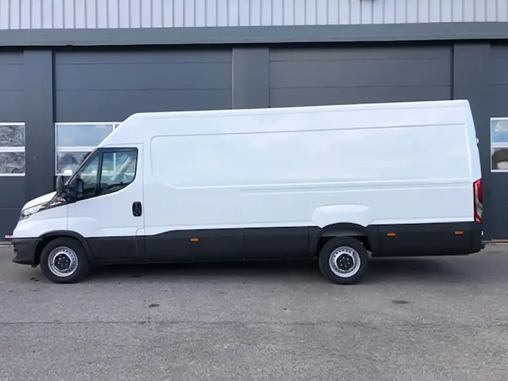 Véhicule neuf - Iveco Daily 35S18A8V16 - Type L4H3